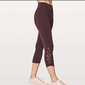 Lululemon Black Tied To Crop It Capri 21” Yoga Cutout Leggings Pants 8